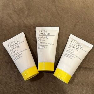 Estée Lauder perfectly clean sample